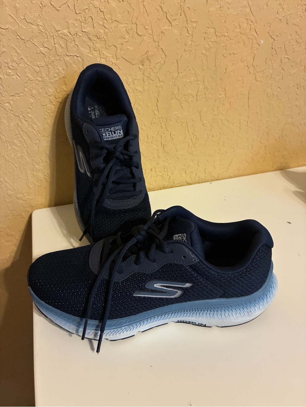 Skechers Go Run Consistent 2.0 Fast Pace Running Shoe - Women's Size 6.5